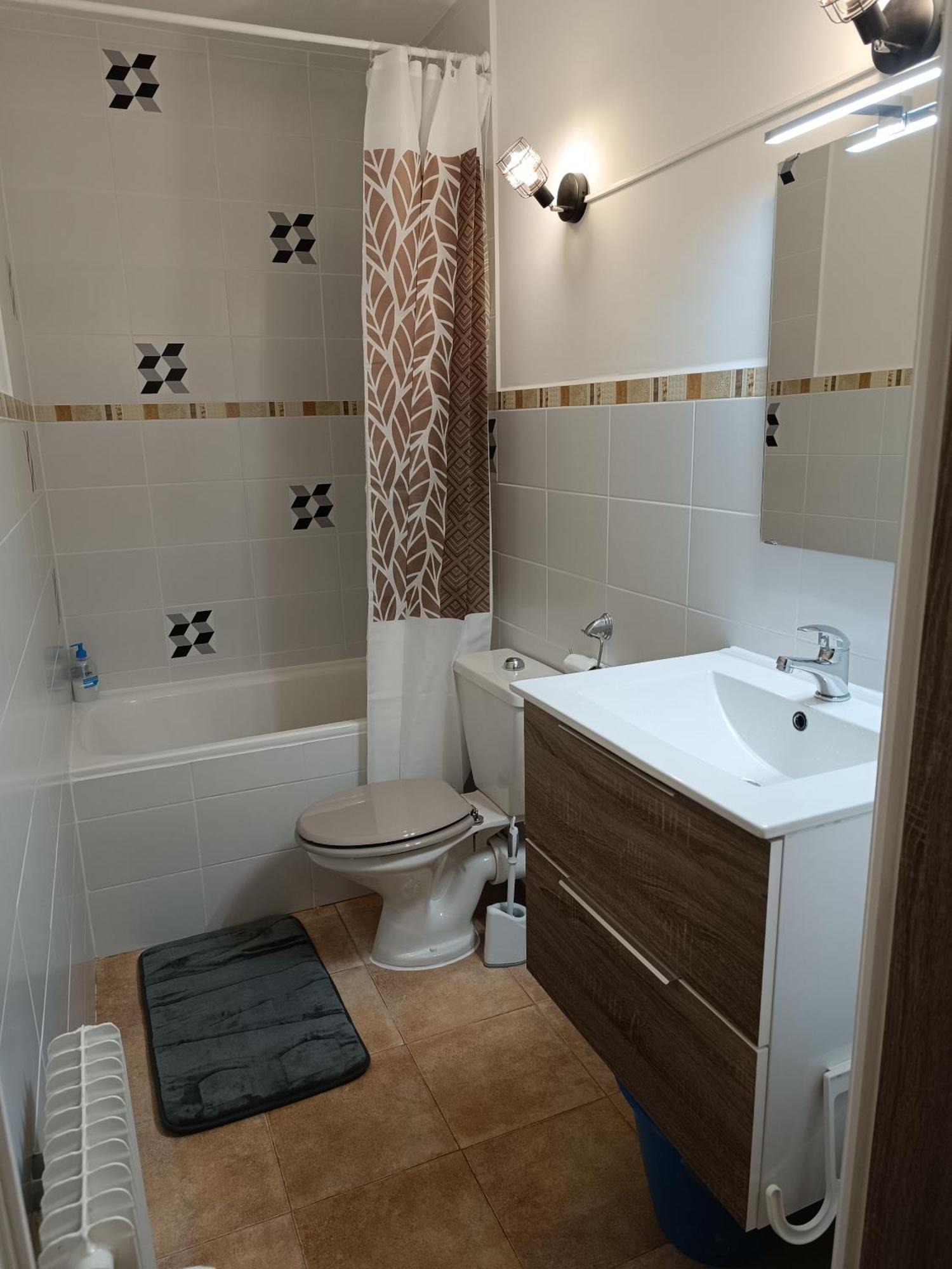 Studio Agreable Tout Confort Les Angles  Exteriör bild